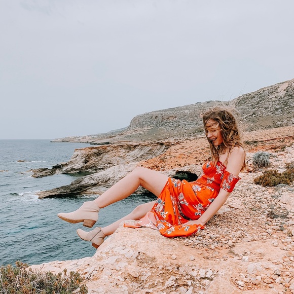 Meet Your Posher, Lexi - Picture 1 of 1